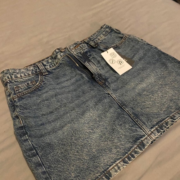 Primark Dark Blue Denim Mini Skirt - Picture 2 of 3